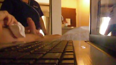 Twee mannen willen hun seksuele honger stillen met een pacalite si futute geweldige verleidster