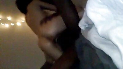Een mooie Aziatische krijgt een videoporno hd grote lul in haar vagina