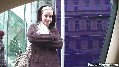 Een brunette met een mooie kont is buiten met haar minnaar en pormo hd heeft plezier