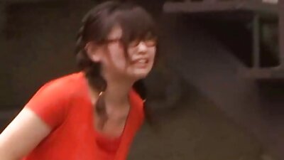 Kenzie Reeves vindt het heerlijk om geneukt te worden, zelfs met handboeien jovencitas pornos hd om
