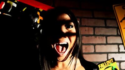 Keisha Grey wordt in haar kontje geboord met een stevige petardas video movil lul