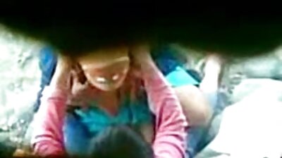 Hotties harig poesje krijgt veel aandacht van een kerel videoporno hd