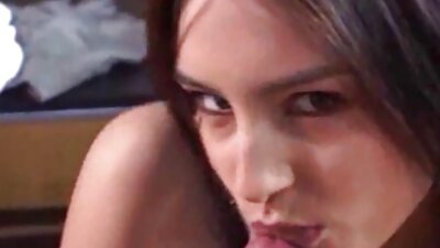 Heet video porn hd gratis model krijgt haar natte kutje met een piercing gepenetreerd