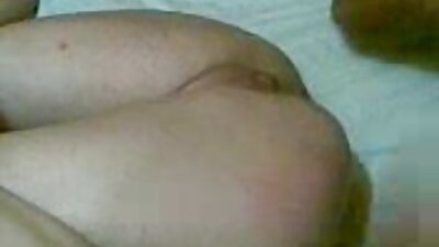 Japanse meid met navelpiercing imagini porno gratis om beurten geneukt door twee jongens