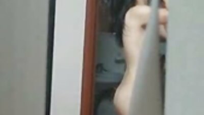 Lieve brunette bedrijft de liefde met beau ver porn hd op verduisterd terras