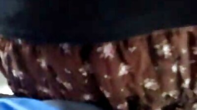 Twee mensen filmporno hd dollen wat in de slaapkamer en de brunette lacht