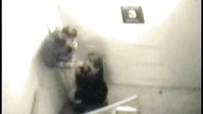 Pik tussen de romance care se fute strakke kutlippen van een rondborstige Latina meid duwen